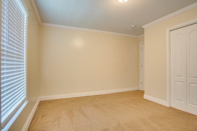 Building Photo - Don’t Miss This West Pensacola Rental — Open Floor Plan, Large Primary Suite, Outdoor Deck & Minu...