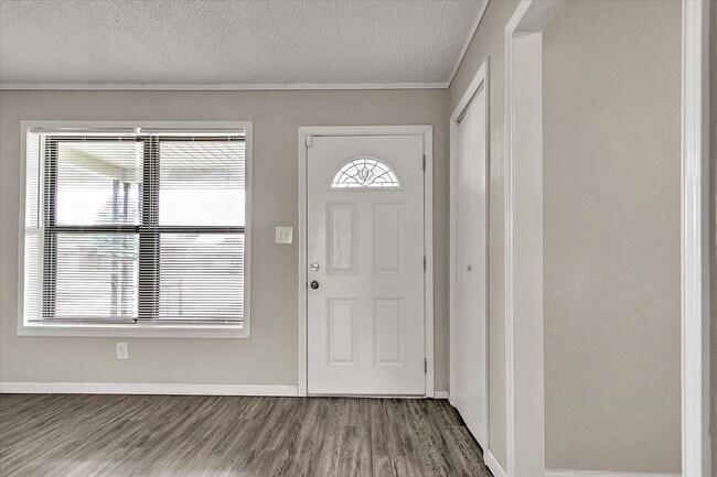 Building Photo - 2228 SW 61st Terrace