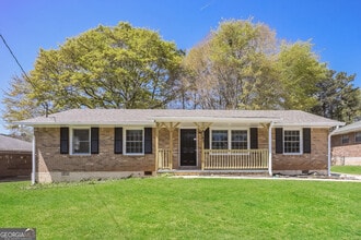 Building Photo - 8143 Huntington Dr