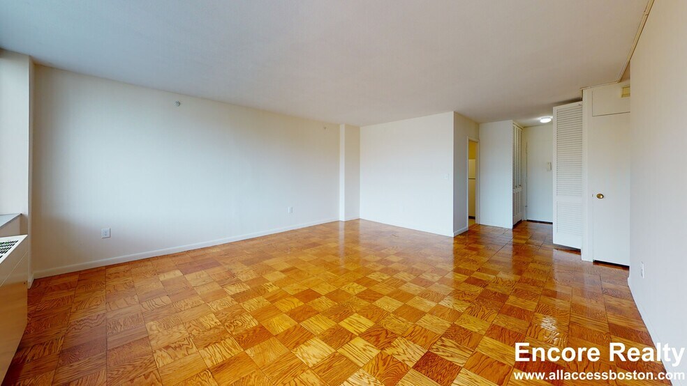 Building Photo - 82 Monmouth St