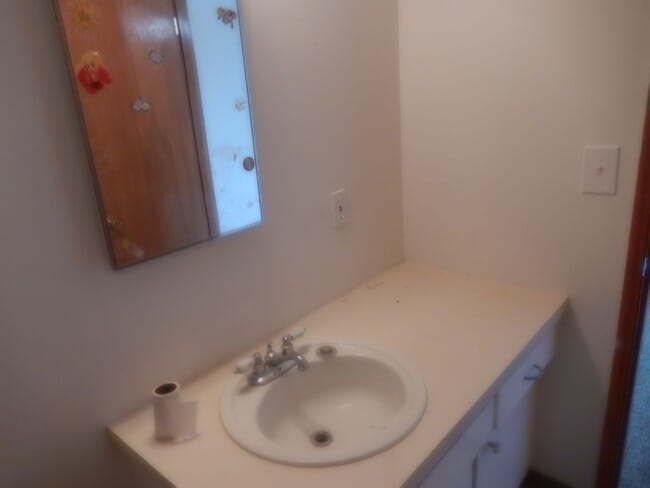 Building Photo - Renovated apartment for Rent