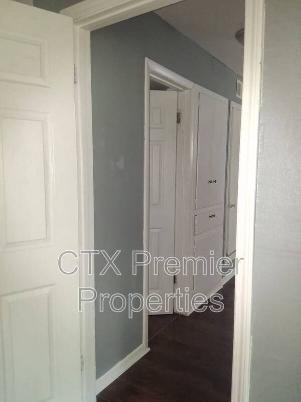 Building Photo - 416 E Dunn Ave
