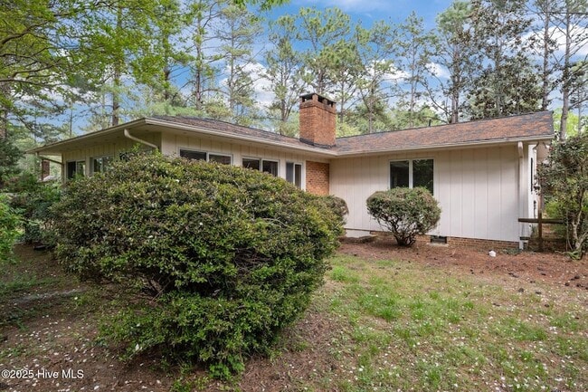 Building Photo - 185 Pine Ridge Dr