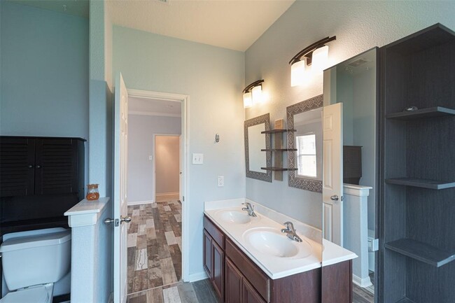 Building Photo - 25315 Sierra Woods Ln