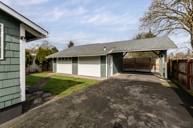 Building Photo - 840 West St