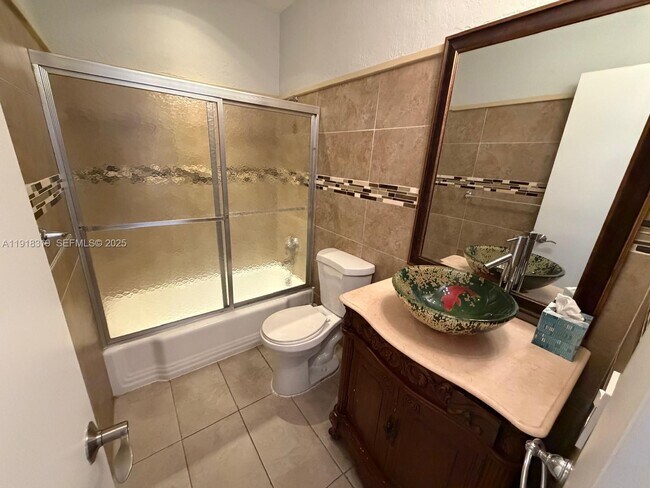 Building Photo - 630 Layne Blvd