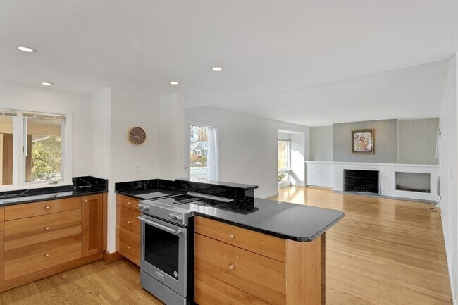 Building Photo - 34 Karlton Cir