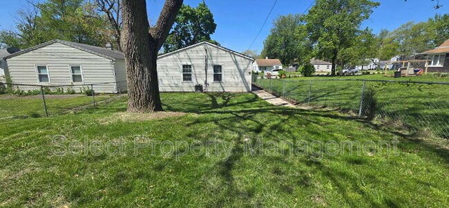 Building Photo - 4911 Hoagland Ave