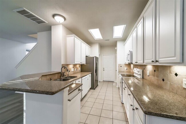 Building Photo - 246 W Stedhill Loop