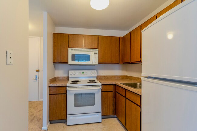 Building Photo - 2020 N Lincoln Park W