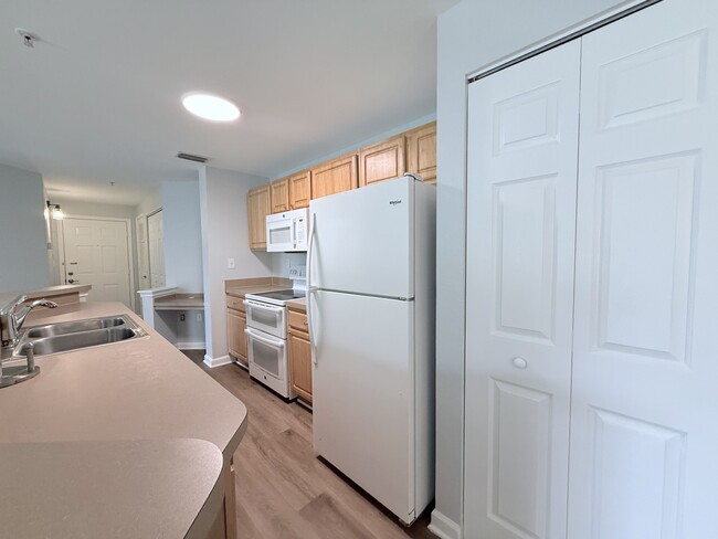Building Photo - 440 S Villa San Marco Dr
