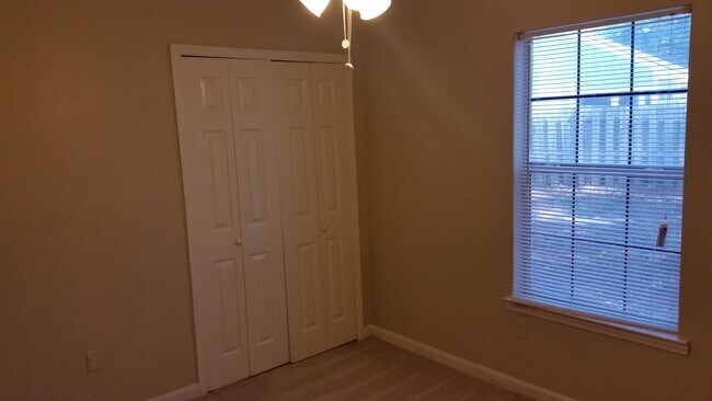 Building Photo - GA Town Home