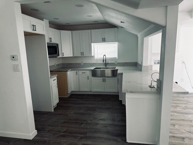 Building Photo - 4422 W 164th St