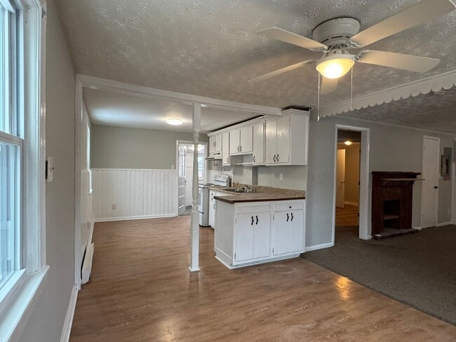 Building Photo - 16207 Lucia Dr