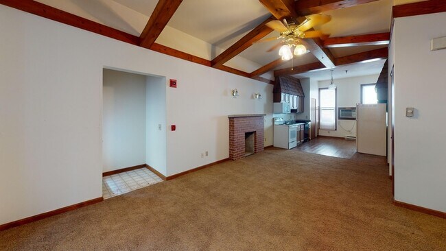 Building Photo - 11 E Gilman St