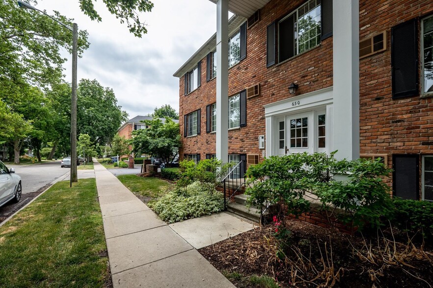 Interior Photo - Hartford Place