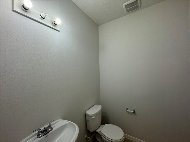 Building Photo - 8107 Gran Villa Dr