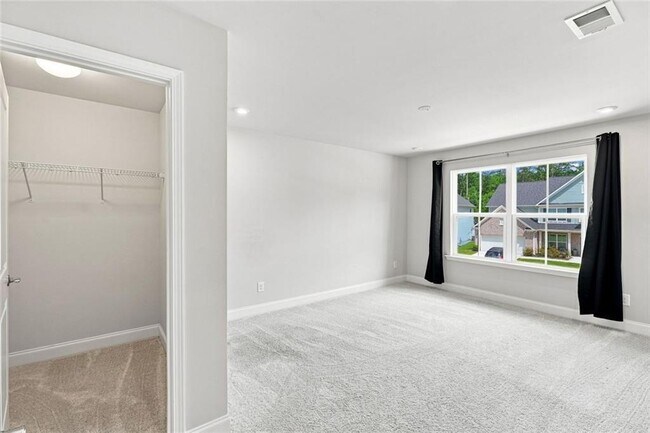 Building Photo - 406 Riverclub Rd