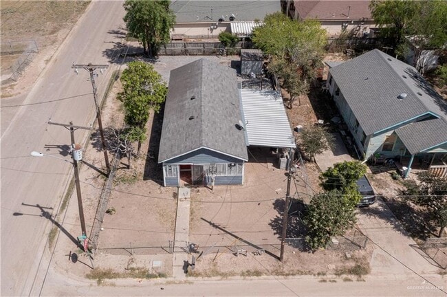 Building Photo - 3527 Beatty St