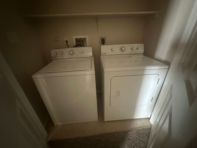 Building Photo - 7730 Copper Cave