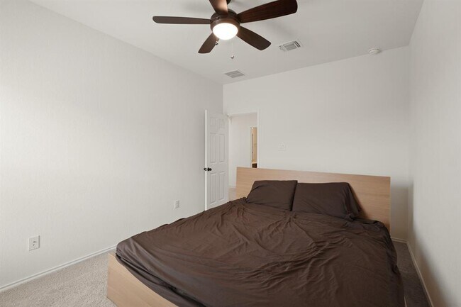 Building Photo - 538 Thunder Valley Trl