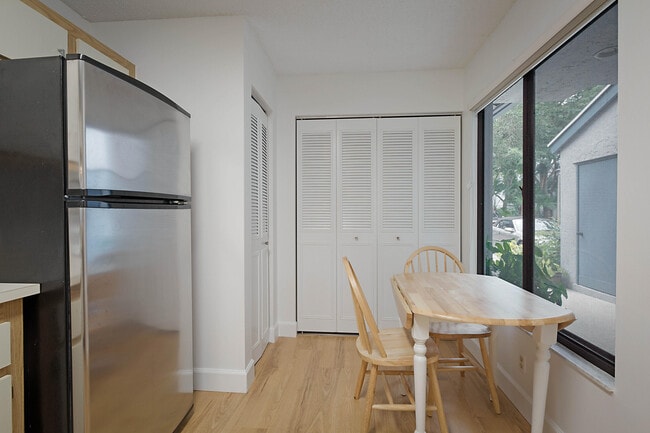 Building Photo - 903 Harbour Pointe Way