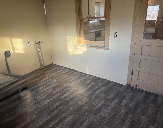 Building Photo - 227 E Poplar Ave