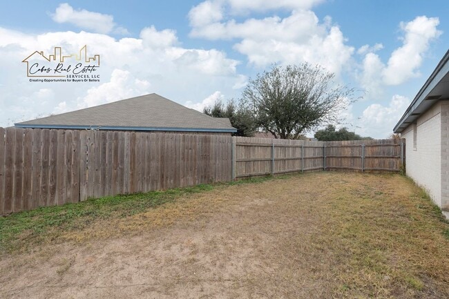 Building Photo - 4302 N 26th Ln