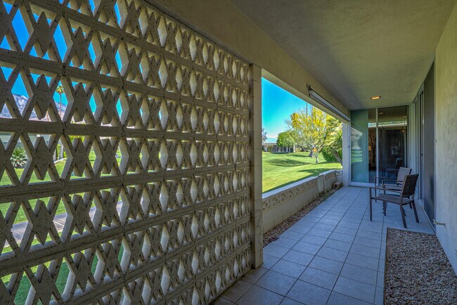 Building Photo - 74 Lakeview Dr