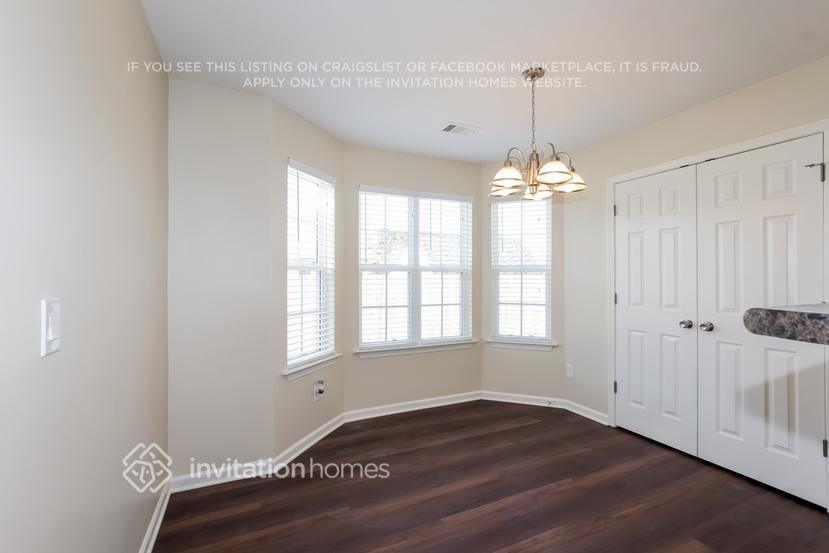 Building Photo - 10544 Barvas St