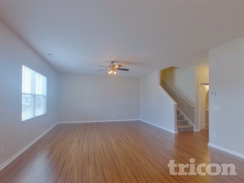 Building Photo - 1048 Silverberry St