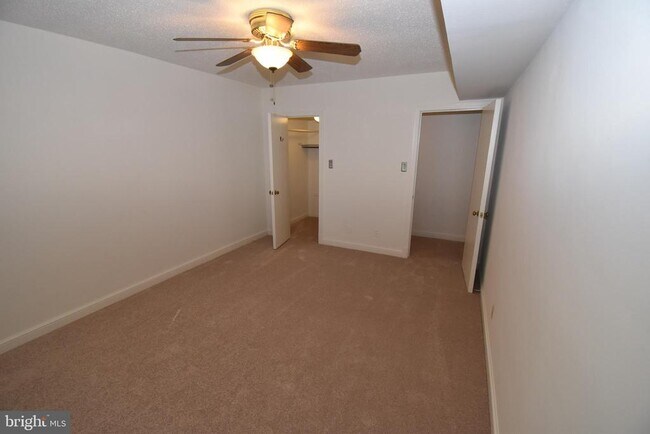 Building Photo - 2801 Arlington Blvd