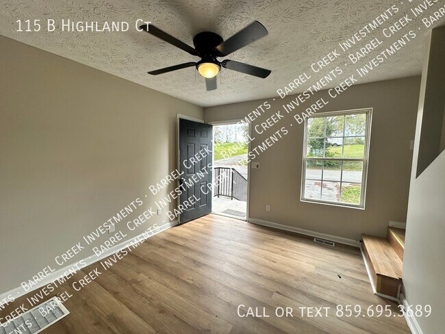 Building Photo - 2-Bed 1-Bath Townhome + Garage