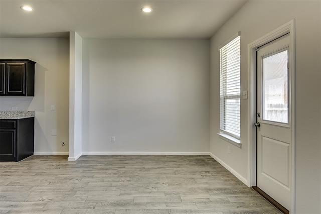 Building Photo - 701 Blacktail Dr