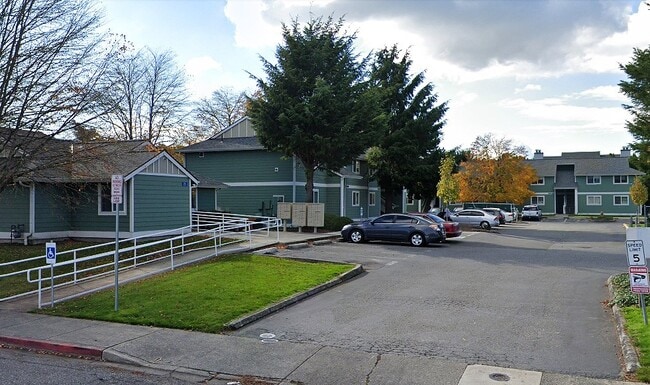 Building Photo - 115 Hulbush Ln