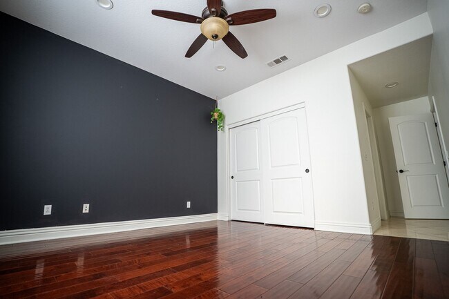 Building Photo - Exceptional estate Located In the highly desirable College Park Community.