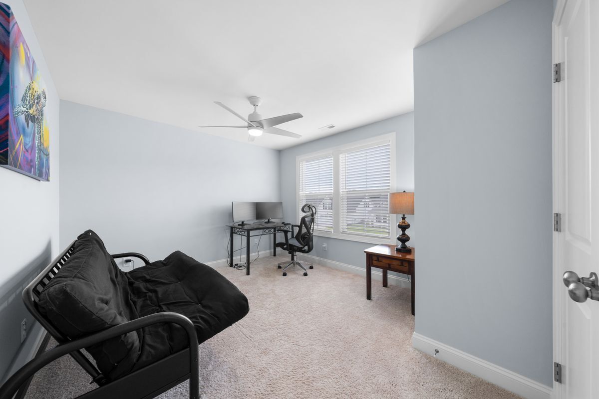 Building Photo - 74 W Weatherbee Wy