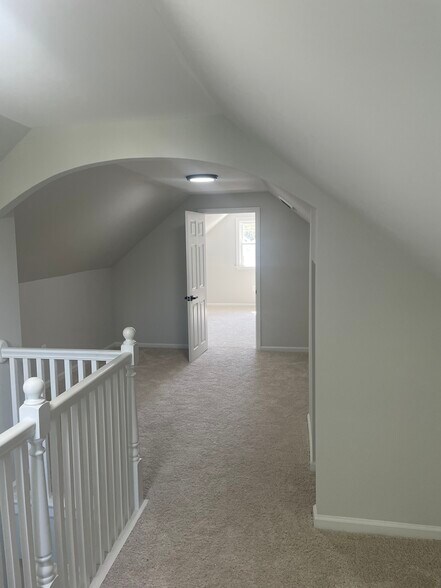 Upstairs Master Bedroom - 2502 Linwood Rd