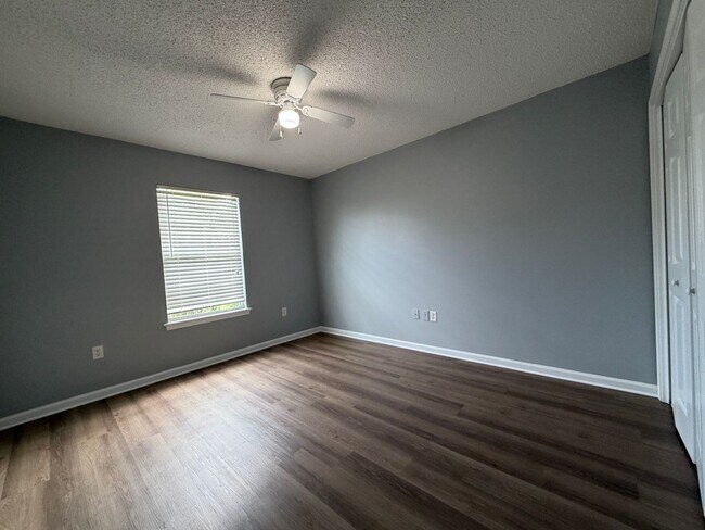 Building Photo - COMING SOON - Secret Harbor Three Bedroom Home