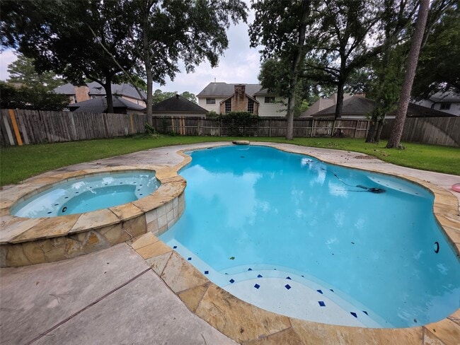 Building Photo - 16806 Sandypine Cir