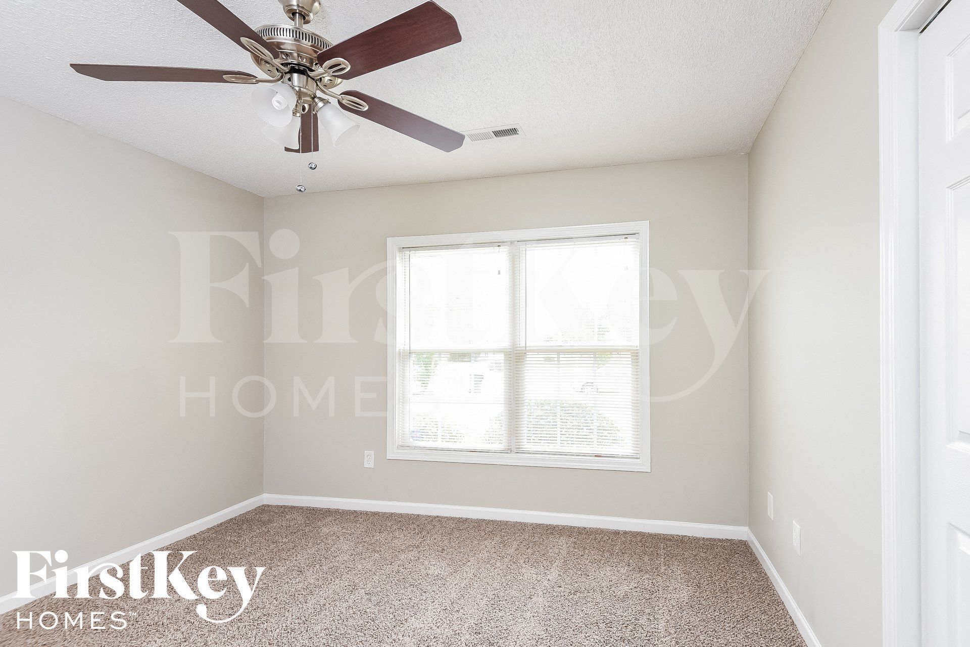 Building Photo - 435 Stephanie Dr