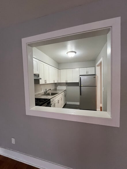 Building Photo - 385 Park Ave