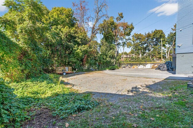 Building Photo - 49 S Hamilton St