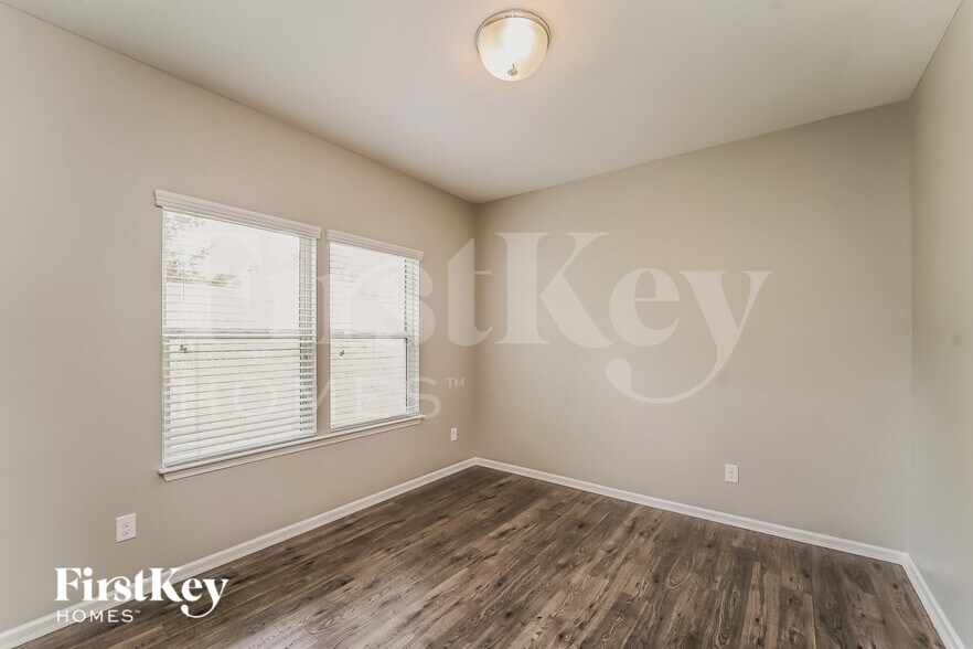 Building Photo - 4011 Huntley Glen Dr
