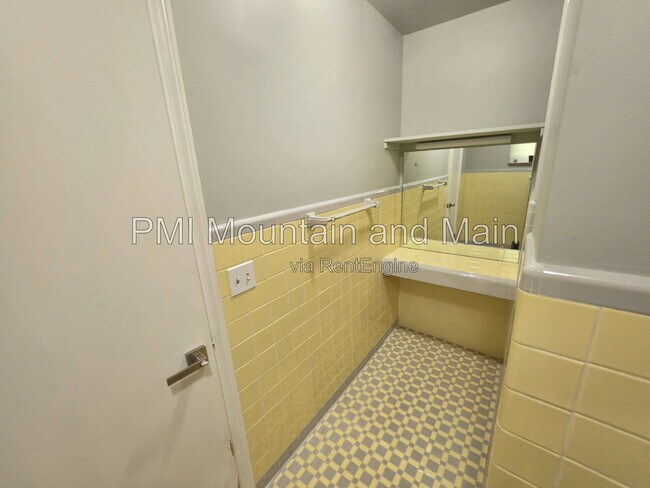 Building Photo - 99 Marlborough Rd