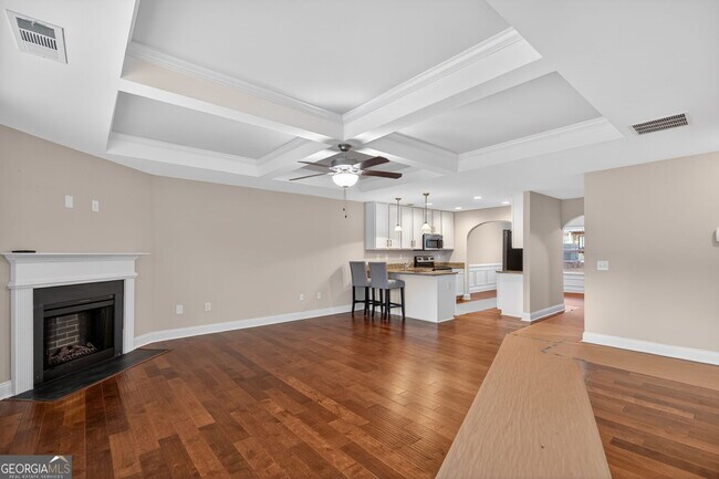 Building Photo - 5845 Garden Cir