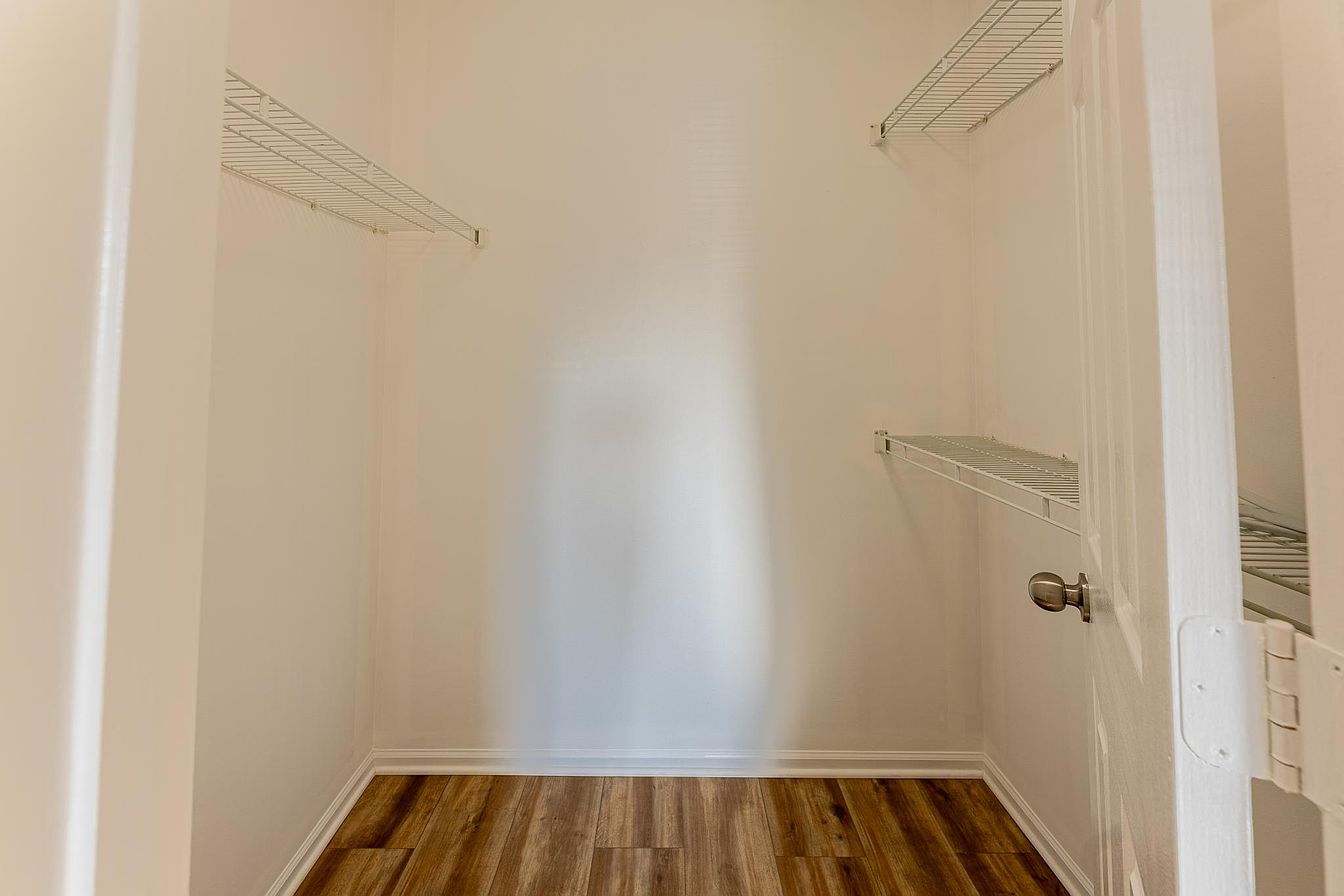 Master Bedroom walk-in closet - 14301 Rosy Ln