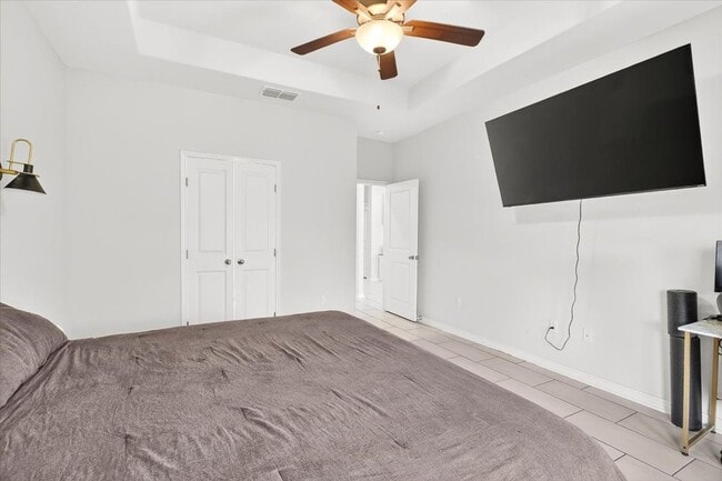 Building Photo - 2614 Vista del Sol