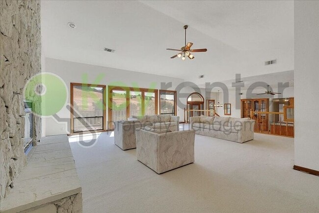 Building Photo - 3556 Mesa Verdes Dr