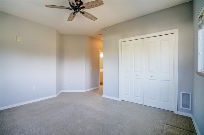Building Photo - 5196 Sassafras Dr